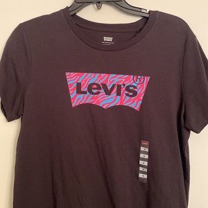 Women’s Tee shirt.